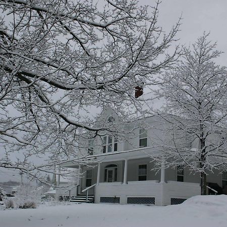 The Young House Bed And Breakfast Millinocket Luaran gambar