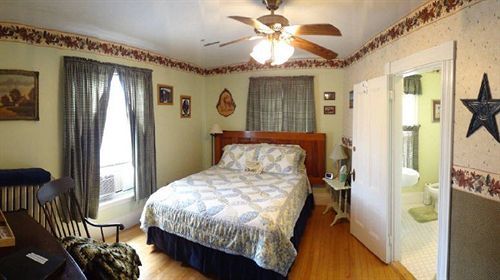 The Young House Bed And Breakfast Millinocket Luaran gambar