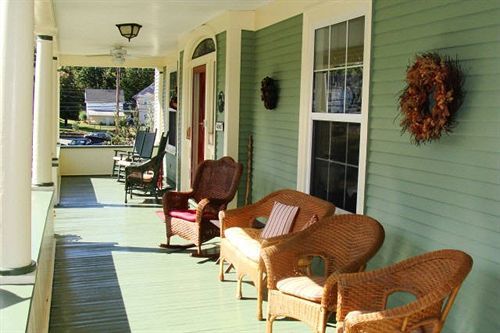 The Young House Bed And Breakfast Millinocket Luaran gambar