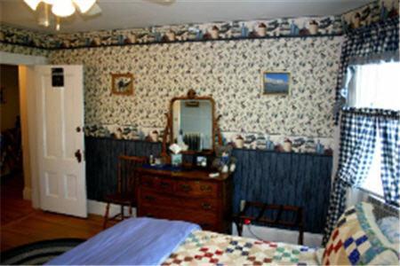 The Young House Bed And Breakfast Millinocket Bilik gambar