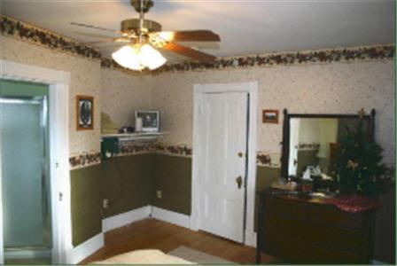 The Young House Bed And Breakfast Millinocket Bilik gambar